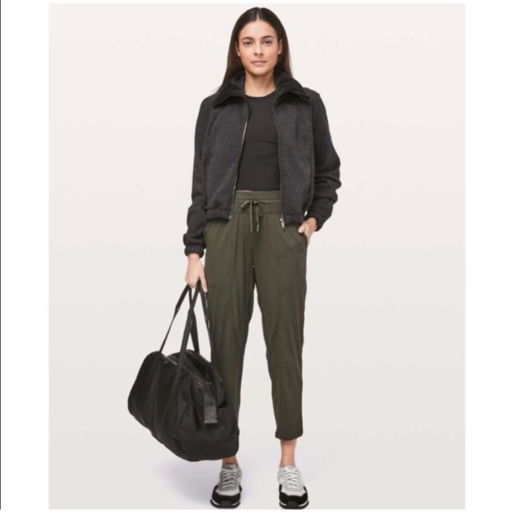 Lululemon Dance studio crop 25” Dk olive 4